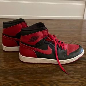 Black/red Air Jordan 1